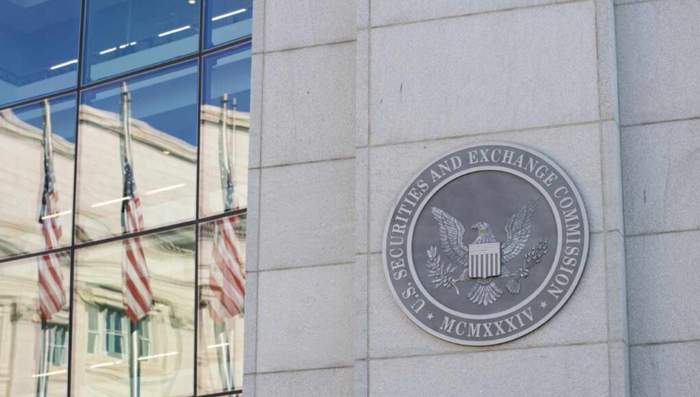 sec-commissioner-questions-conflicting-crypto-rules.jpg