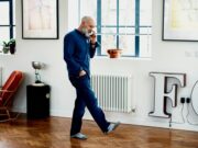 How to Set Up a Smartphone for Elderly Loved Ones