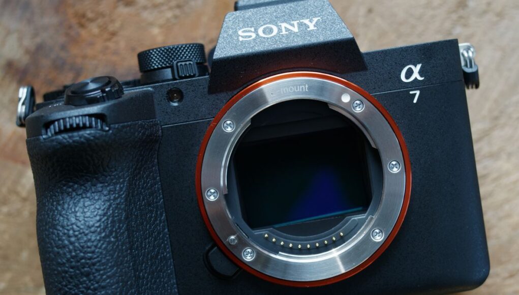 Sony20A7V20front20SOURCE20Scott20Gilbertson.jpg