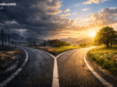 Crypto Stocks Split as Nasdaq Rises, Dow Slips and Bitcoin Miners Push Higher