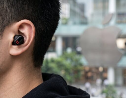 Apple Patches Beats Studio Buds Wiretap Flaw