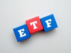 Bitcoin ETFs Lose $696 Million as Blackrock and Fidelity Lead Broad Crypto Selloff