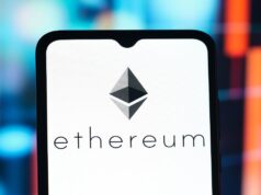Ethereum Drags Altcoins Below $880B as 22% Weekly Slide Shakes Trader Confidence