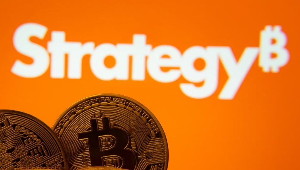 strategy-bitcoin-buy-3200-btc-standard-chartered_nwmk.jpg