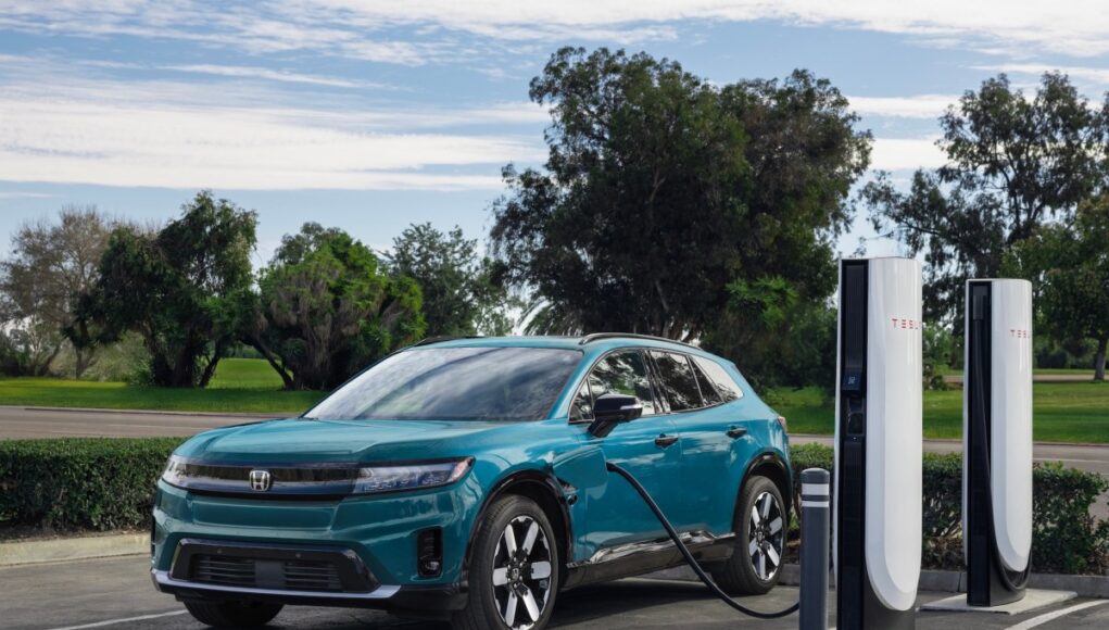 Honda-Prologue-at-Tesla-Supercharger1.jpg