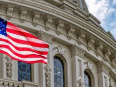 Coinbase Fires Back at Senator Warren Over CLARITY Act Sanctions Warning