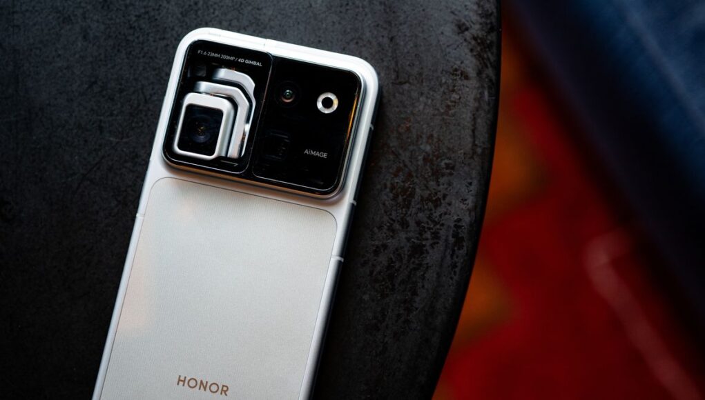 Honor20Robot20Phone20SOURCE20Julian20Chokkattu.jpg
