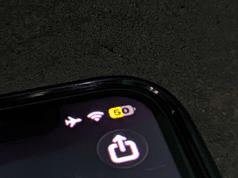 Airplane Mode Speeds up Phone Charging by 4 to 11 Minutes, CNET Finds