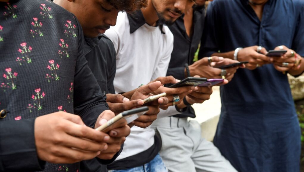 india-internet-users-getty.jpg