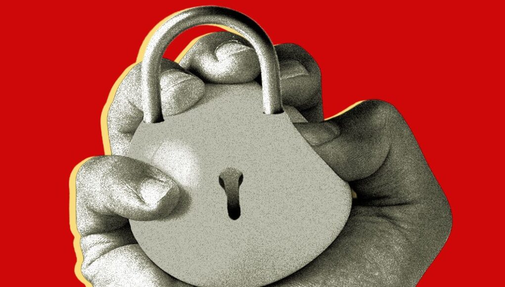 Kernel-Panic-Encription-Being-Squeezed-to-Death-Security.jpg